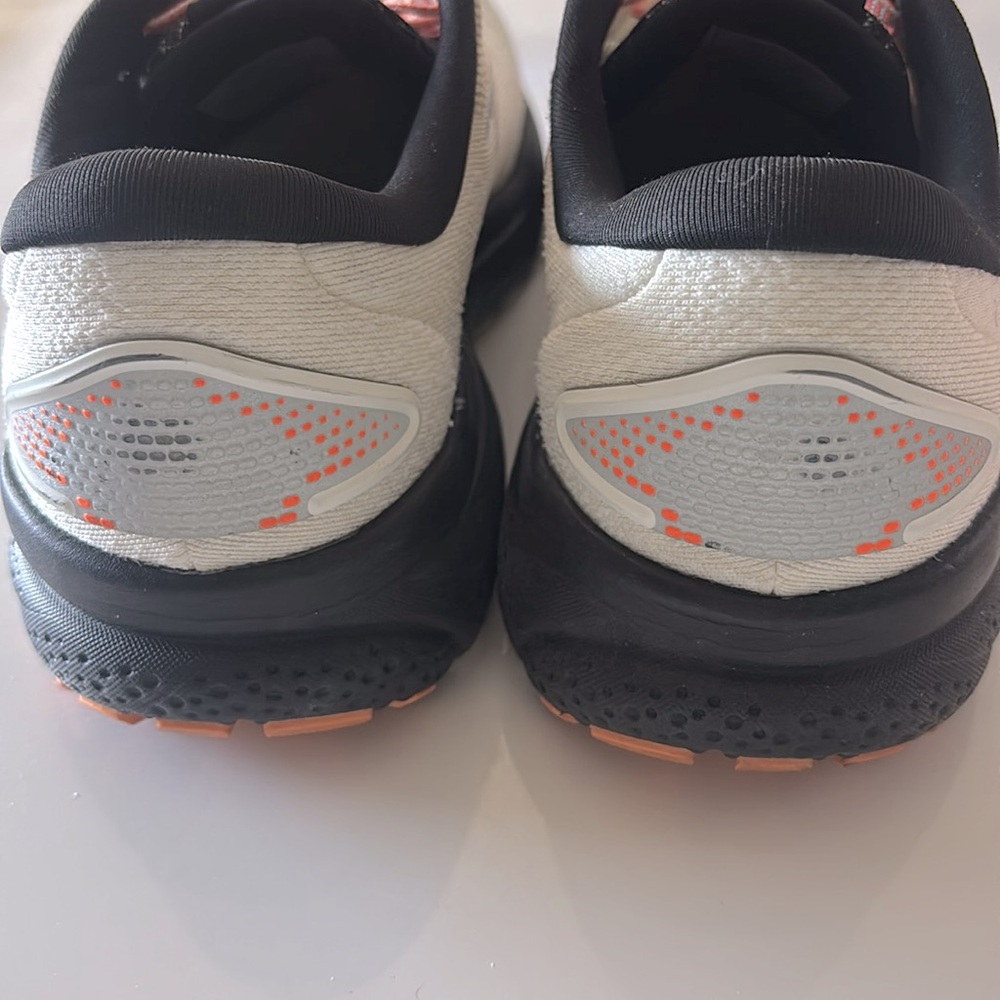 Brooks Ghost Women's Running Shoes in Light Gray with Pink Accents - Picture 3 of 7